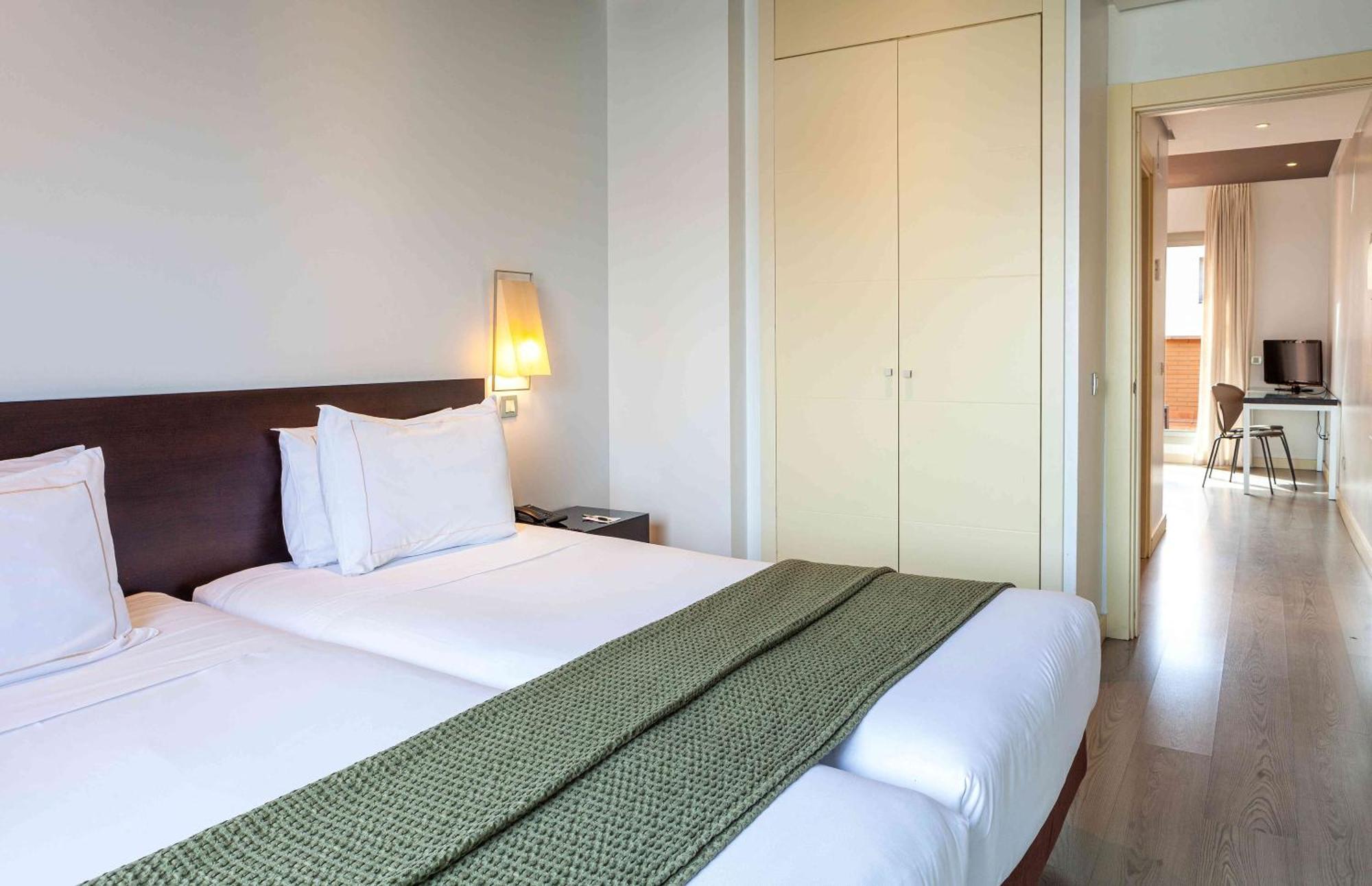 Aparthotel Viena Plaza De Espana 3*